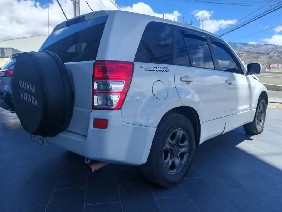 Suzuki Vitara - Image 5