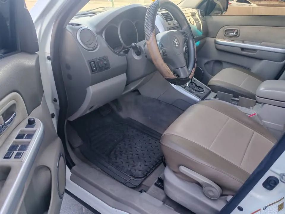 Suzuki Vitara - Image 8
