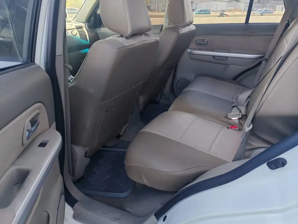 Suzuki Vitara - Image 9