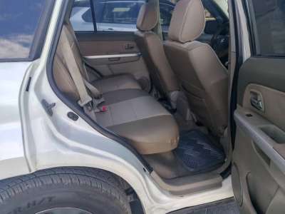 Suzuki Vitara - Image 11