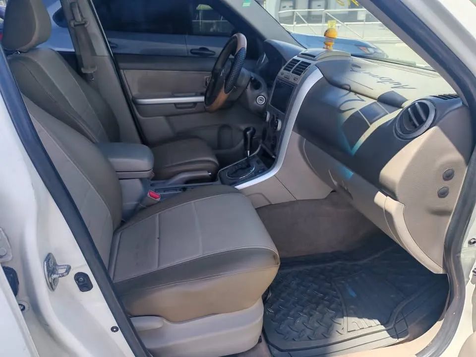 Suzuki Vitara - Image 12