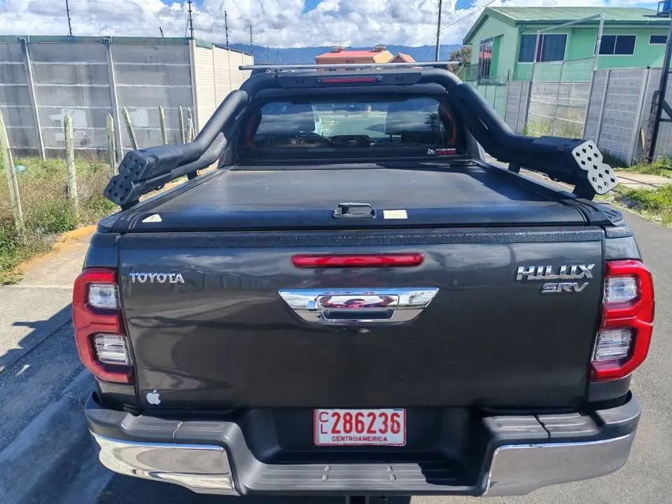 Toyota Hilux - Image 4