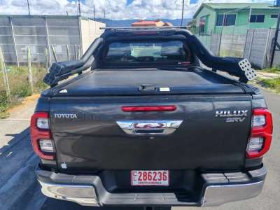 Toyota Hilux - Image 4