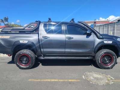 Toyota Hilux - Image 5