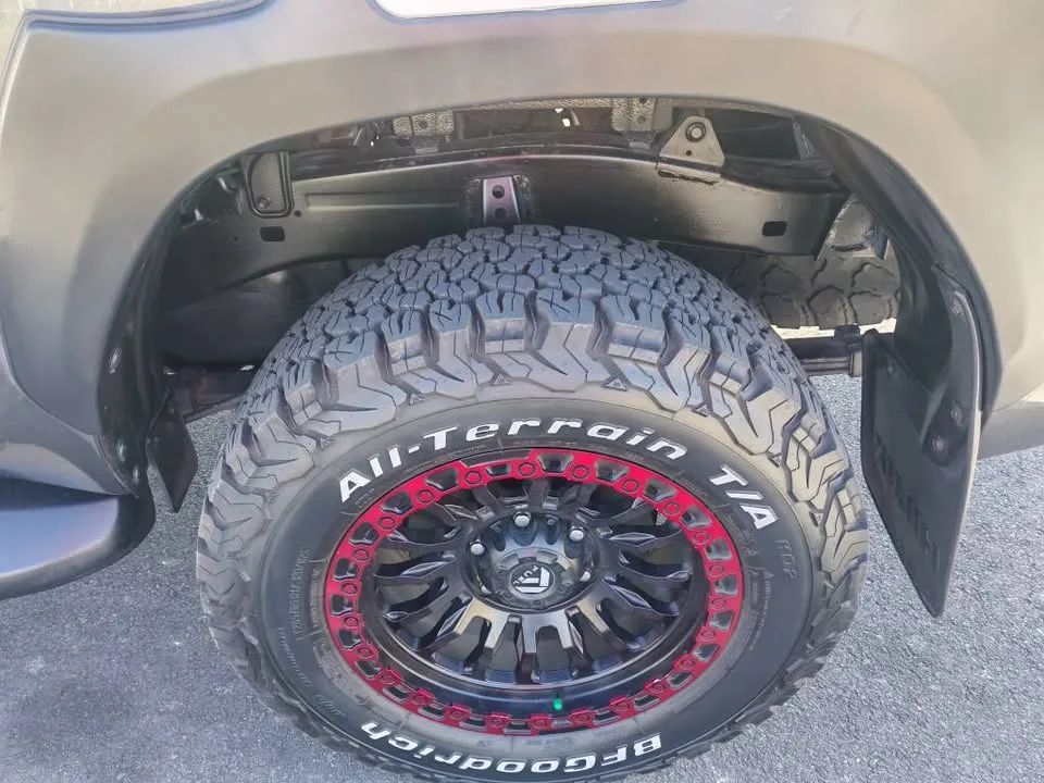 Toyota Hilux - Image 8