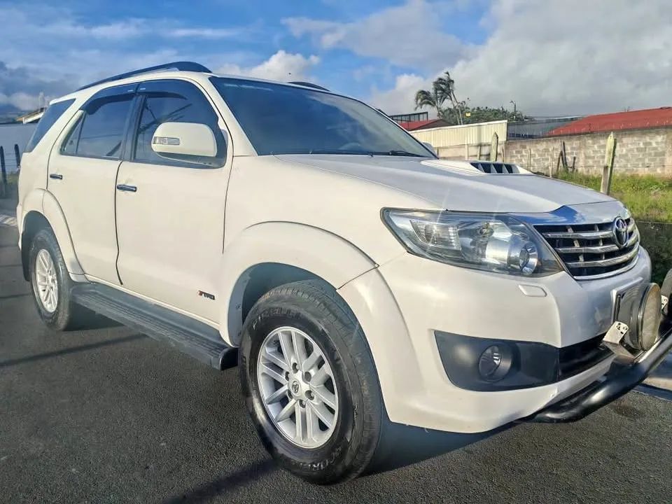Toyota Fortuner - Image 1