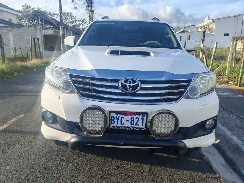 Toyota Fortuner - Image 4