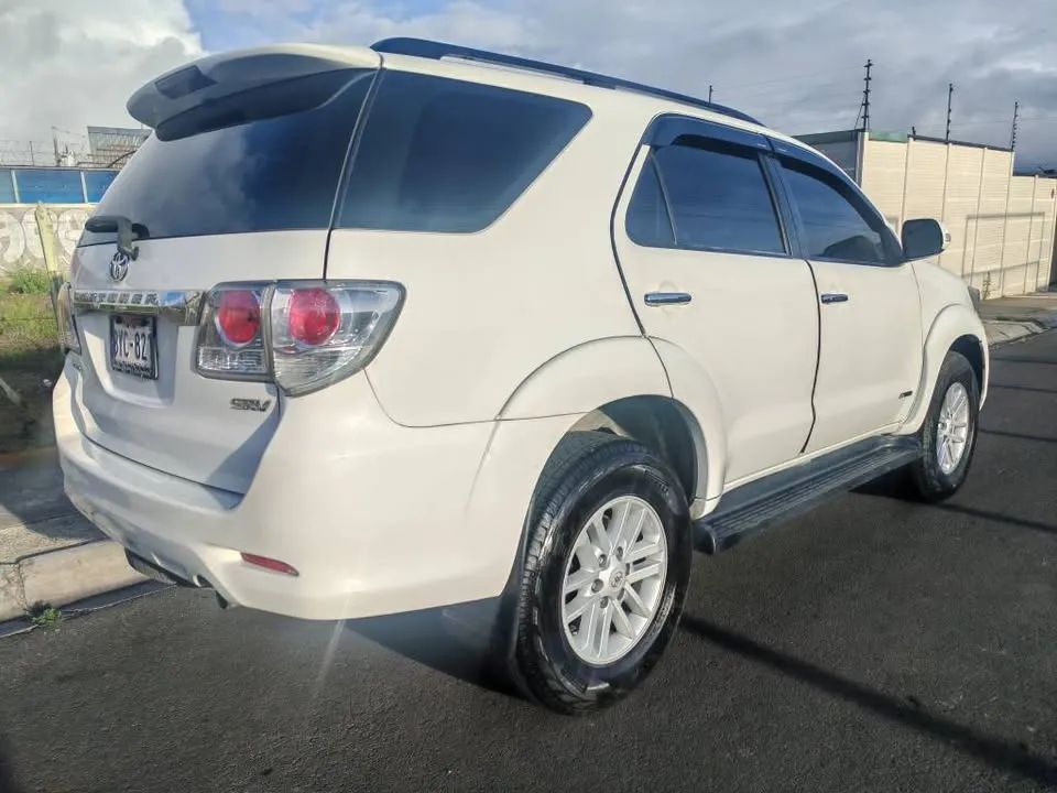Toyota Fortuner - Image 5