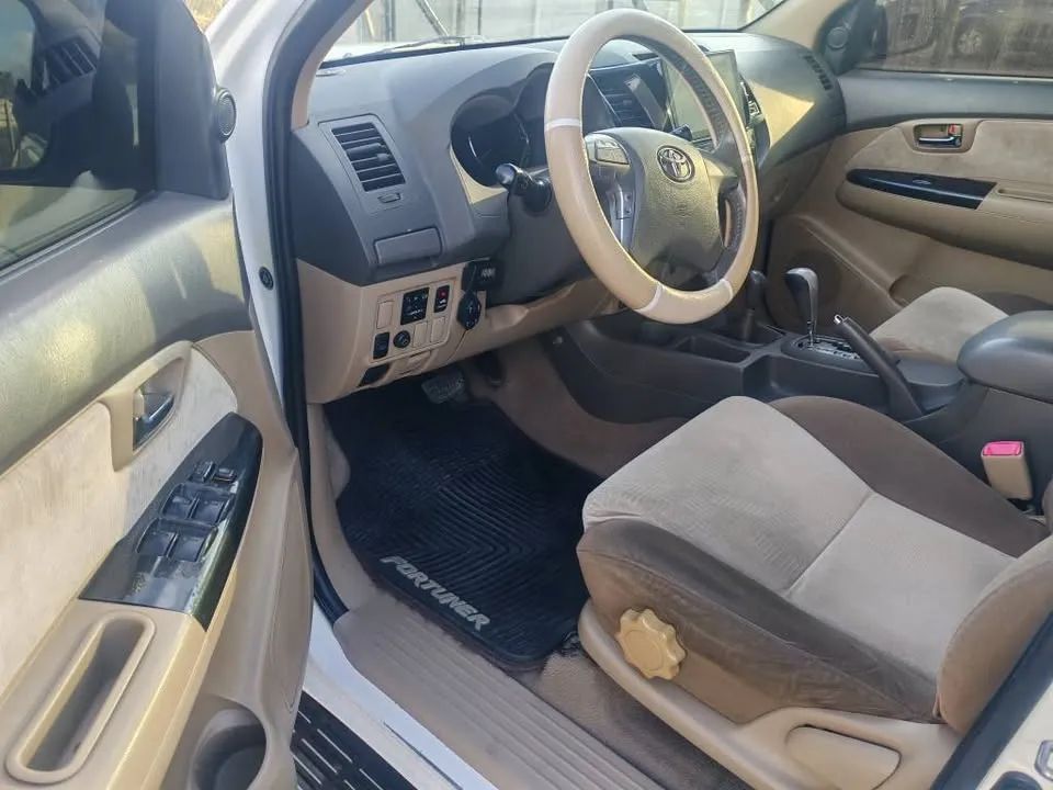 Toyota Fortuner - Image 9