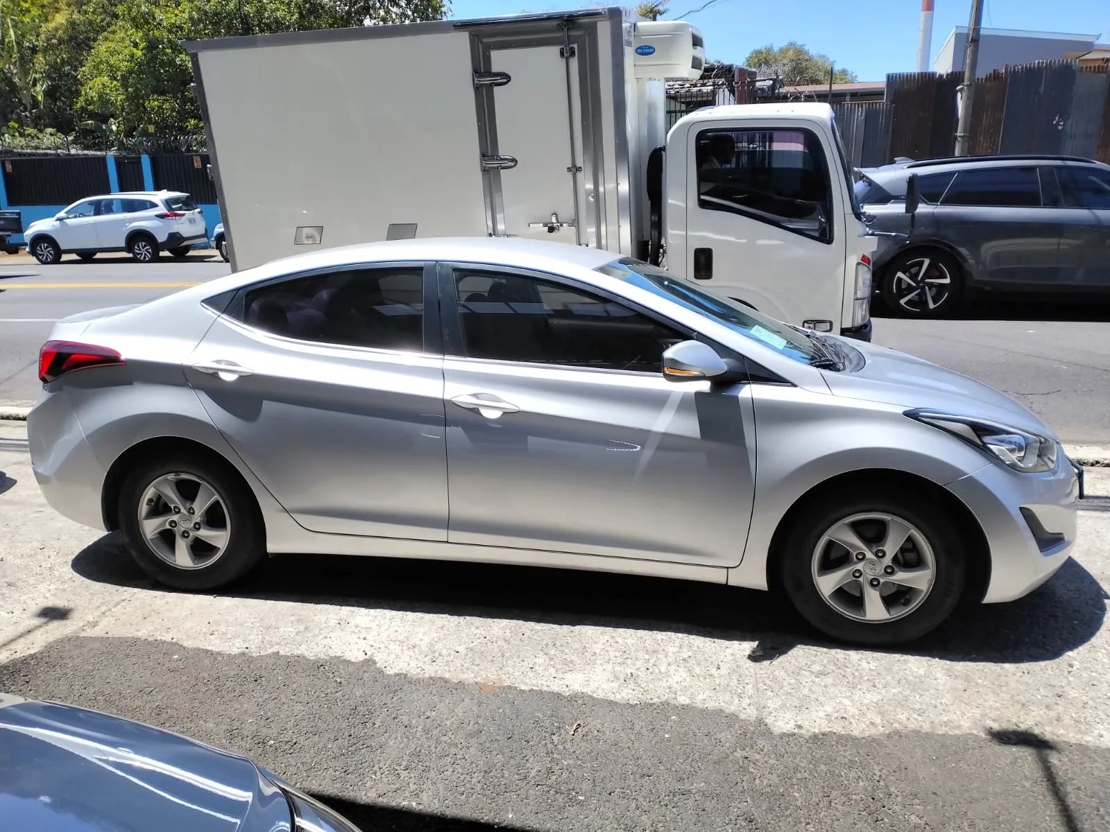 Hyundai Avante - Image 2