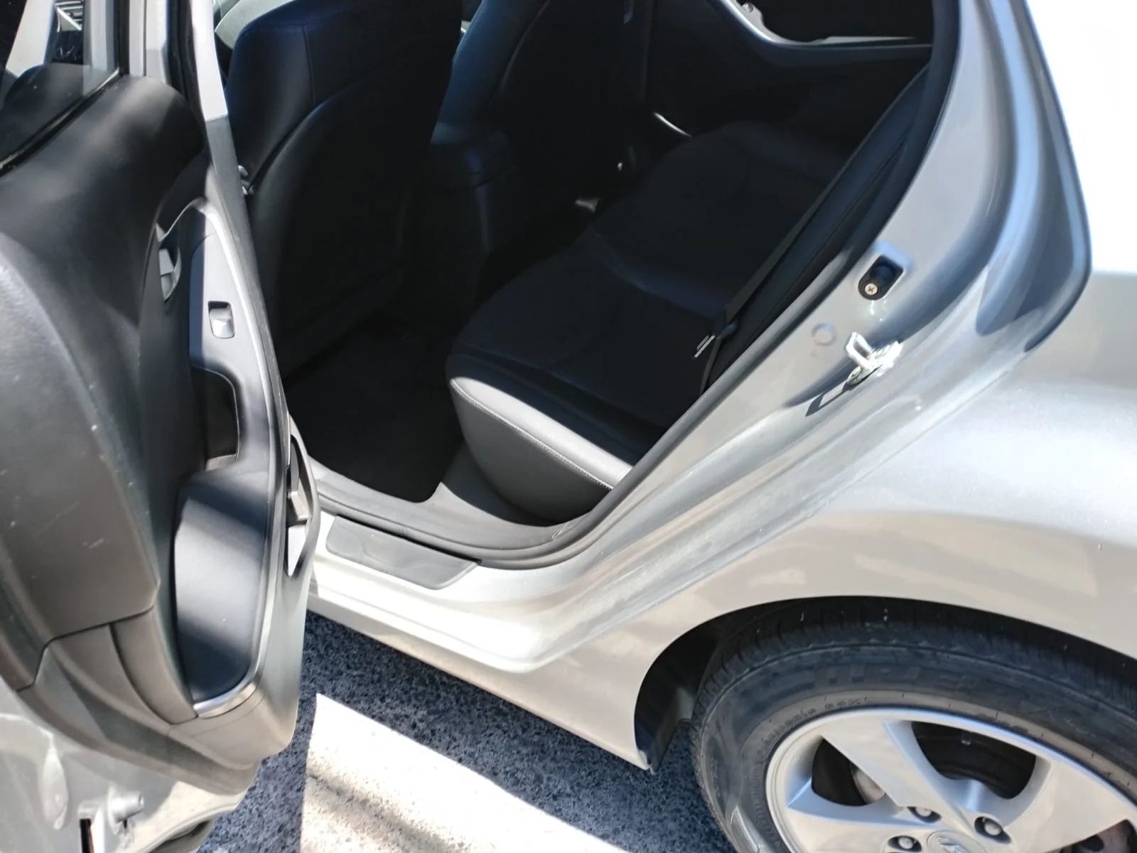 Hyundai Avante - Image 5