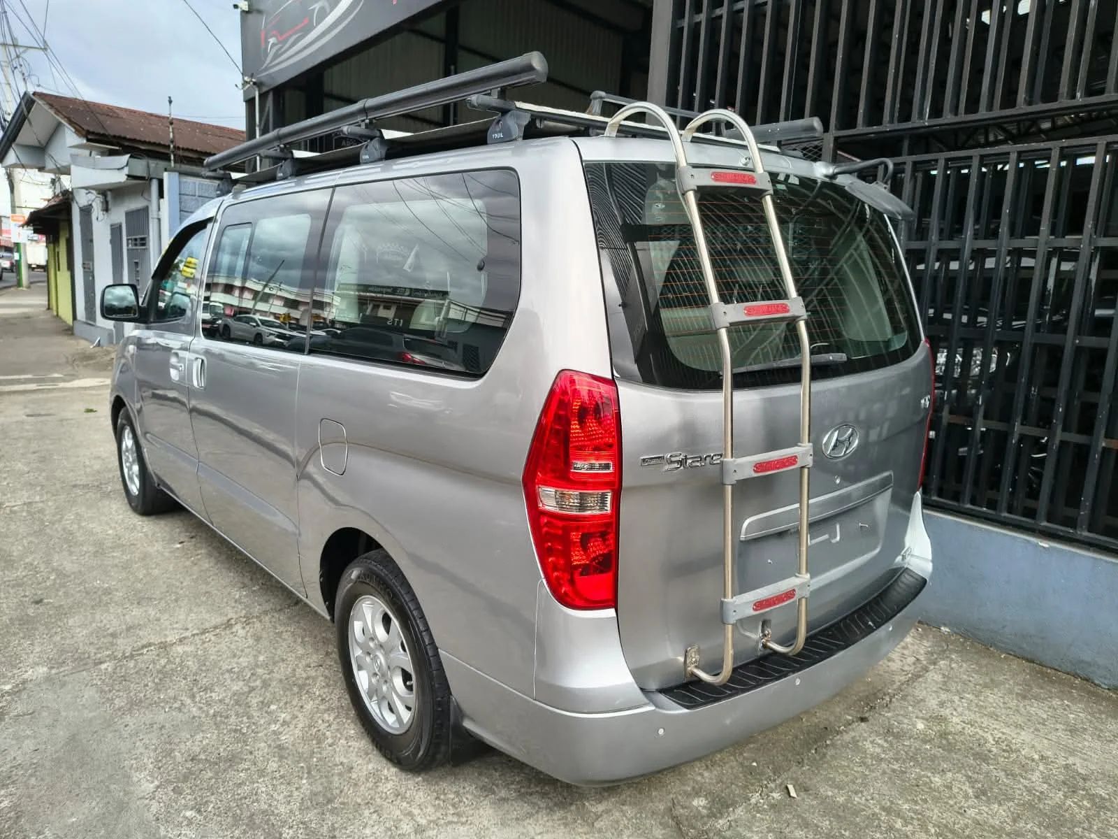 Hyundai Grand Starex - Image 3