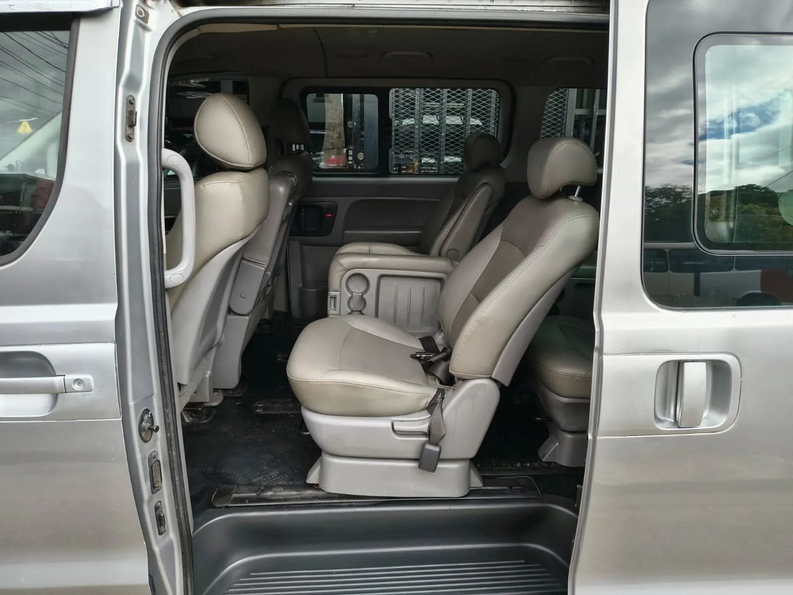 Hyundai Grand Starex - Image 5