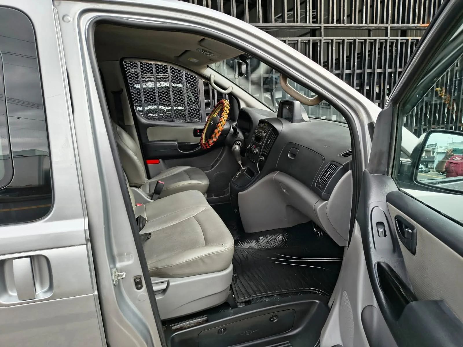 Hyundai Grand Starex - Image 8