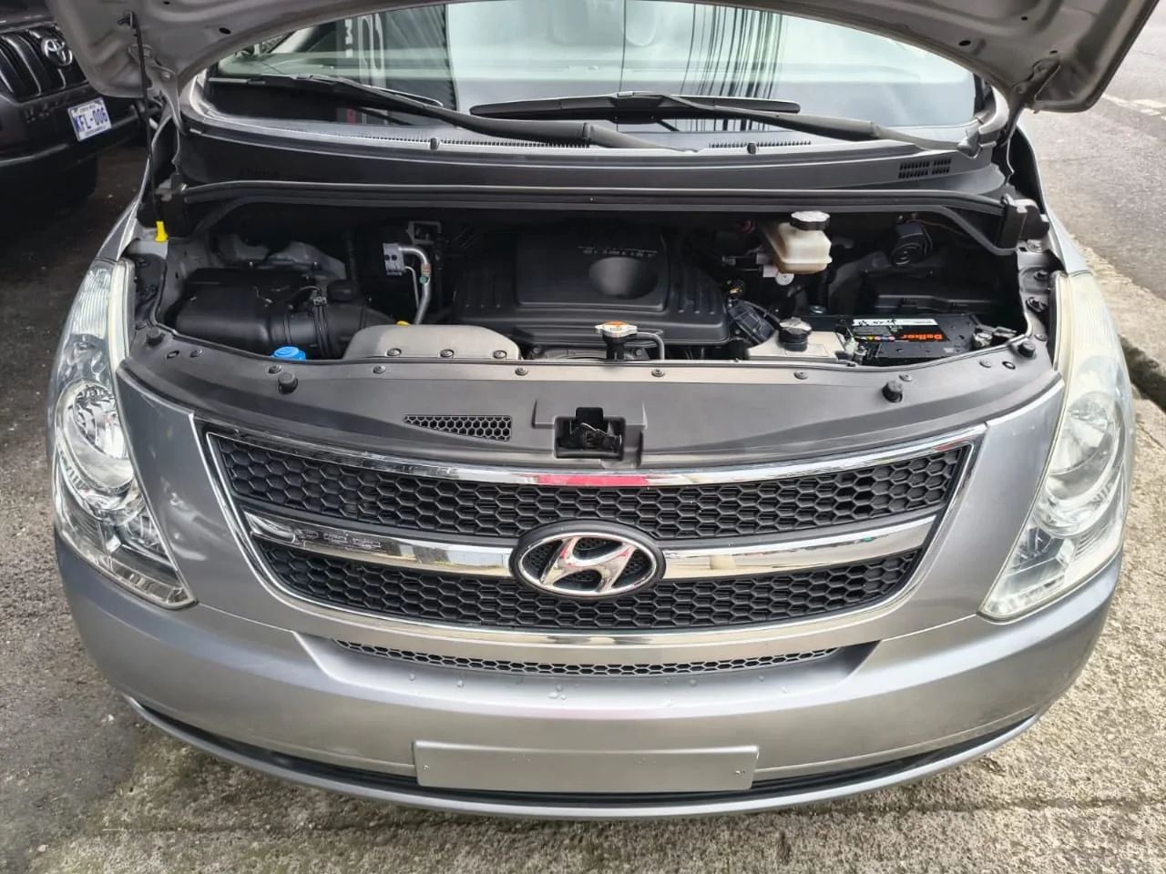 Hyundai Grand Starex - Image 10