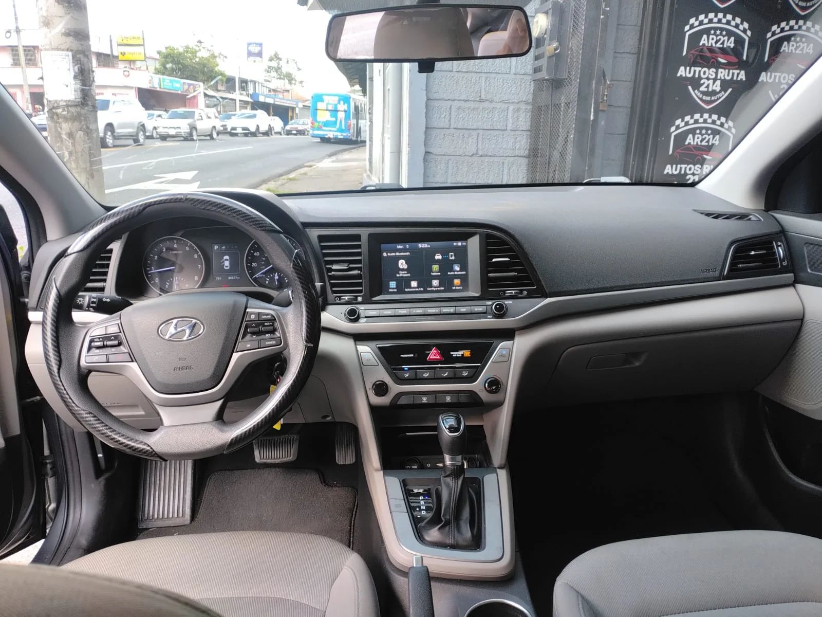 Hyundai Elantra - Image 5
