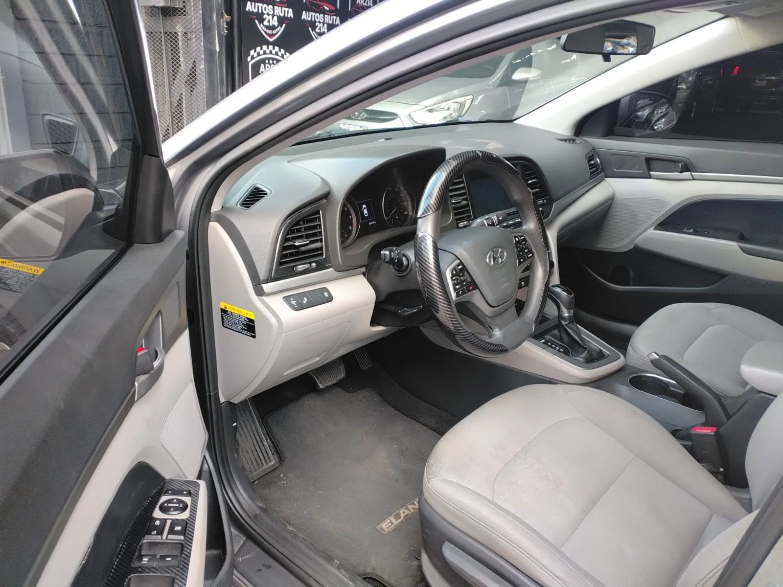 Hyundai Elantra - Image 6