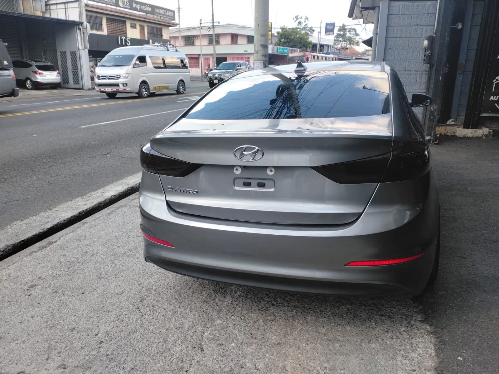 Hyundai Elantra - Image 9