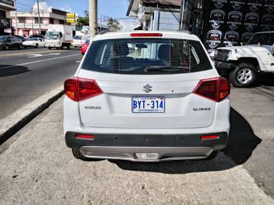 Suzuki Vitara - Image 7