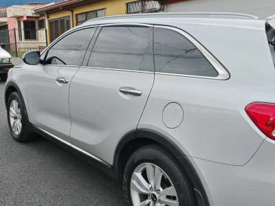 Kia Sorento - Image 3