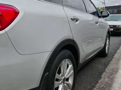 Kia Sorento - Image 4