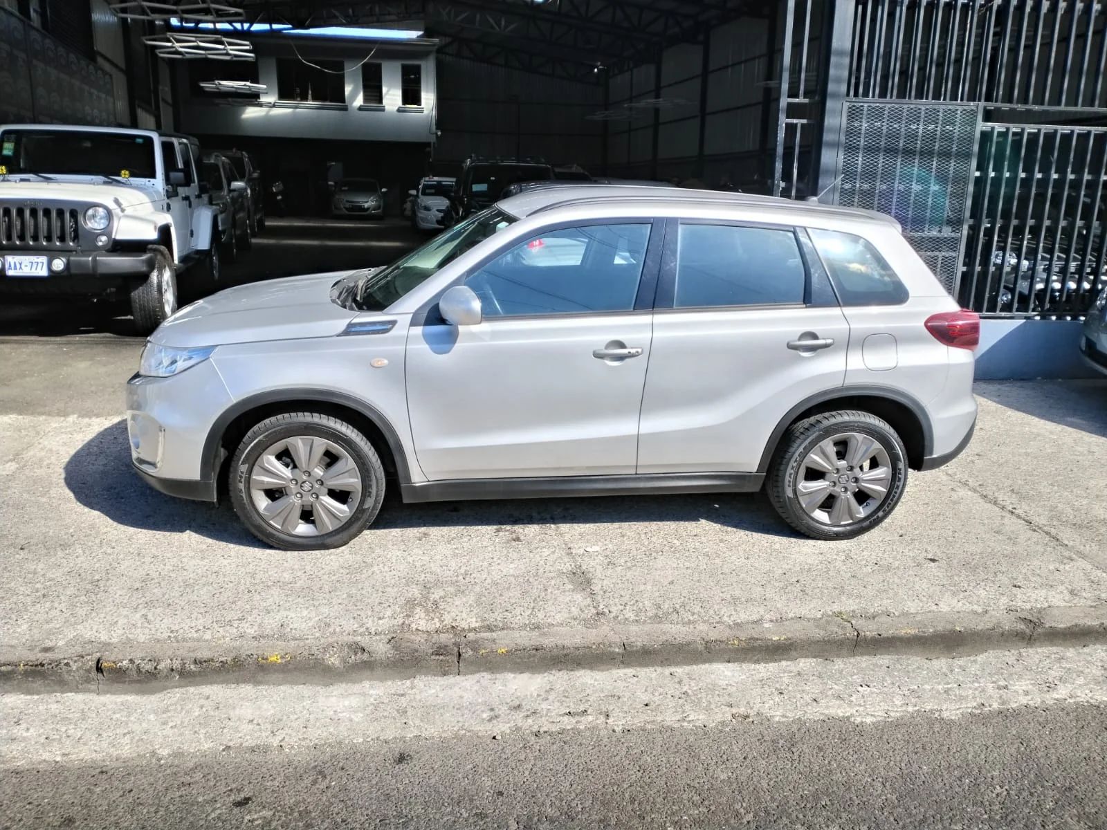 Suzuki Vitara - Image 6