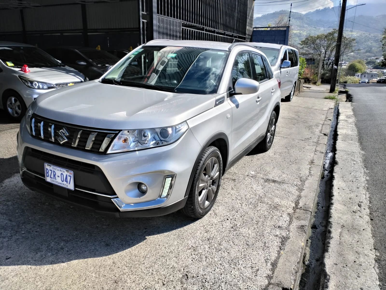Suzuki Vitara - Image 7