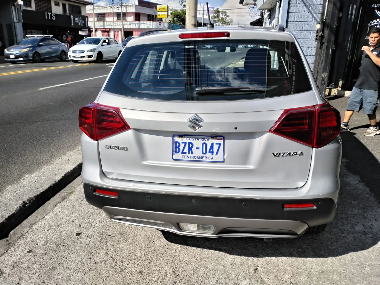 Suzuki Vitara - Image 8