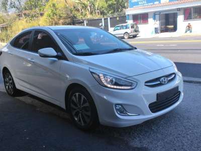 Hyundai Accent - Image 2