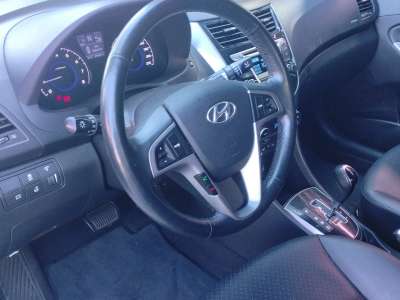 Hyundai Accent - Image 7