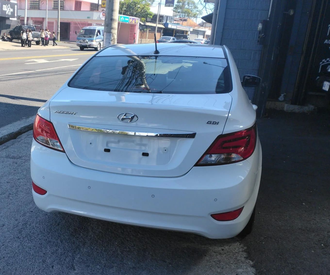 Hyundai Accent - Image 9