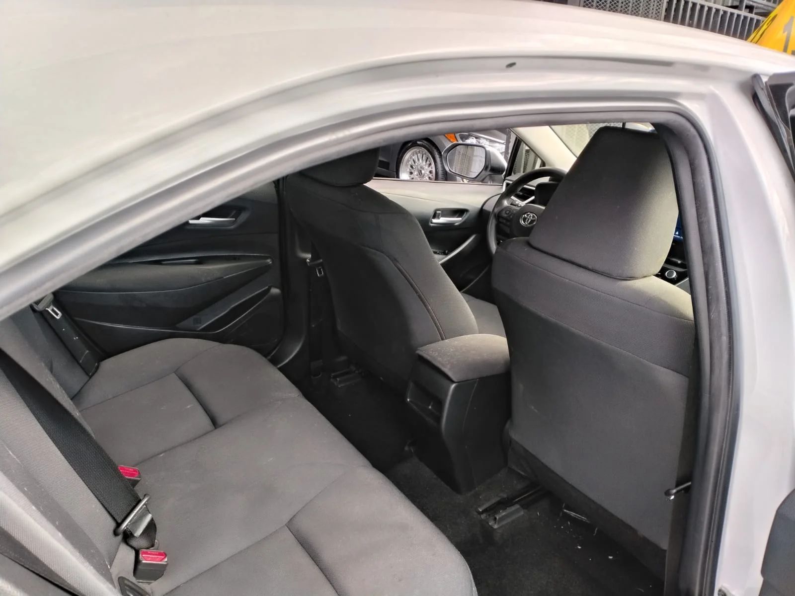 Toyota Corolla - Image 6