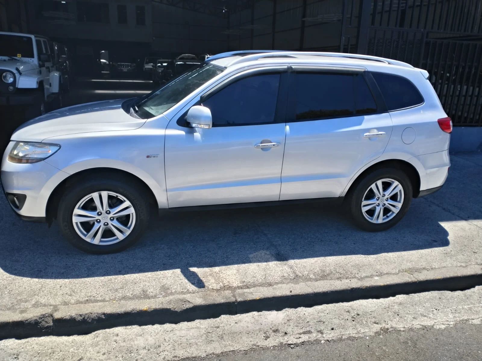 Hyundai Santa Fe - Image 3