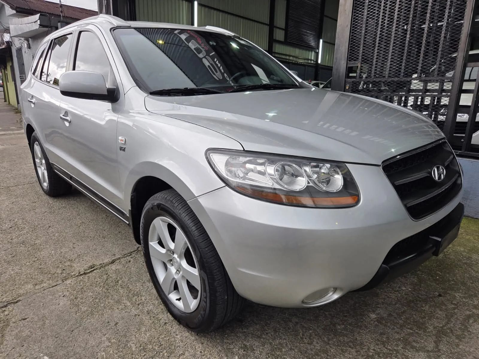 Hyundai Santa Fe - Image 2