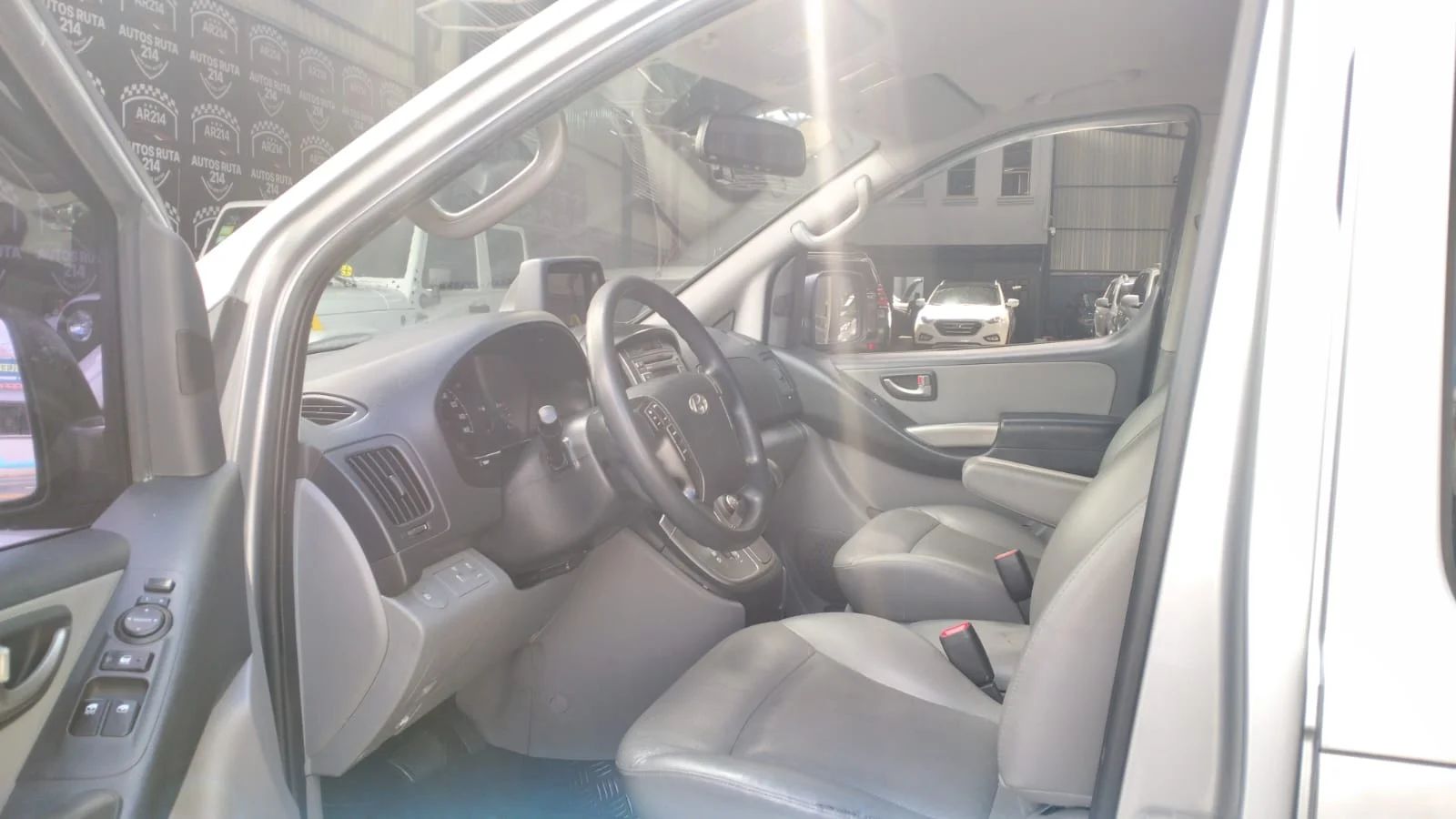 Hyundai Grand Starex - Image 4