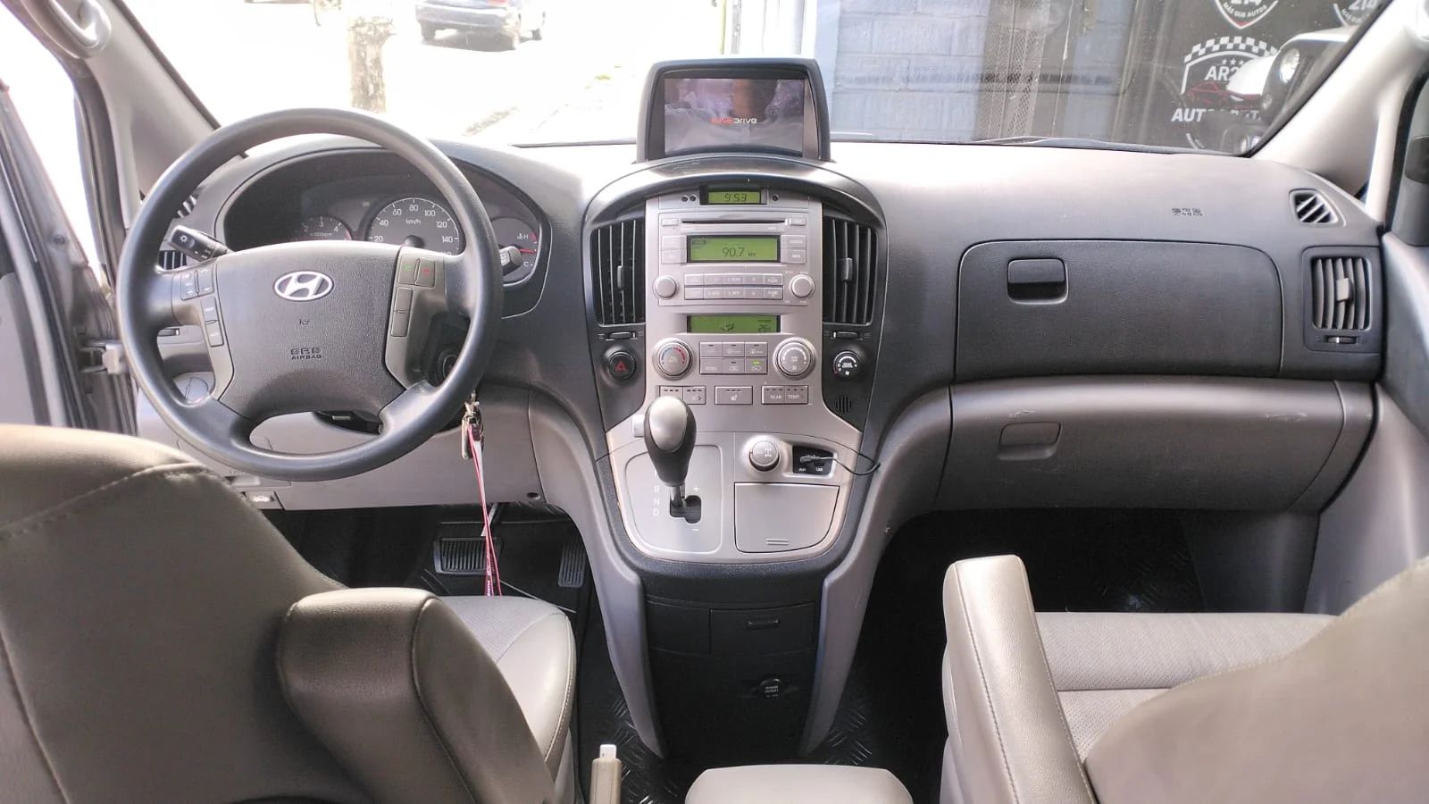 Hyundai Grand Starex - Image 5