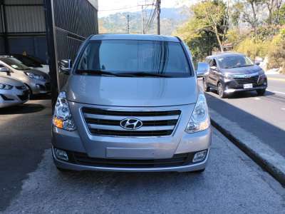 Hyundai Grand Starex - Image 1