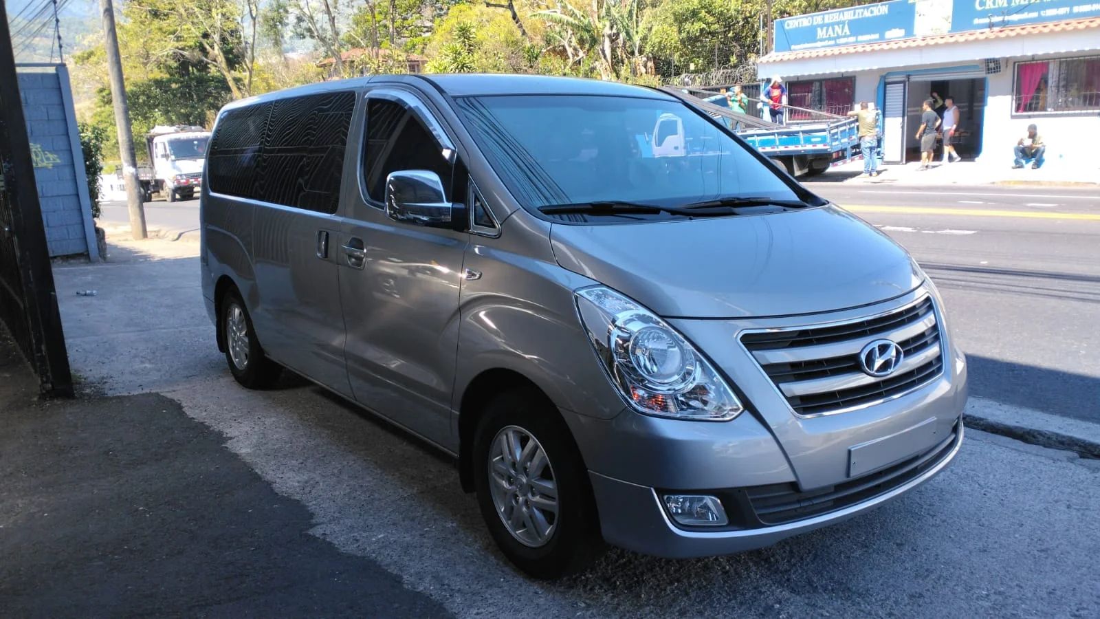 Hyundai Grand Starex - Image 2