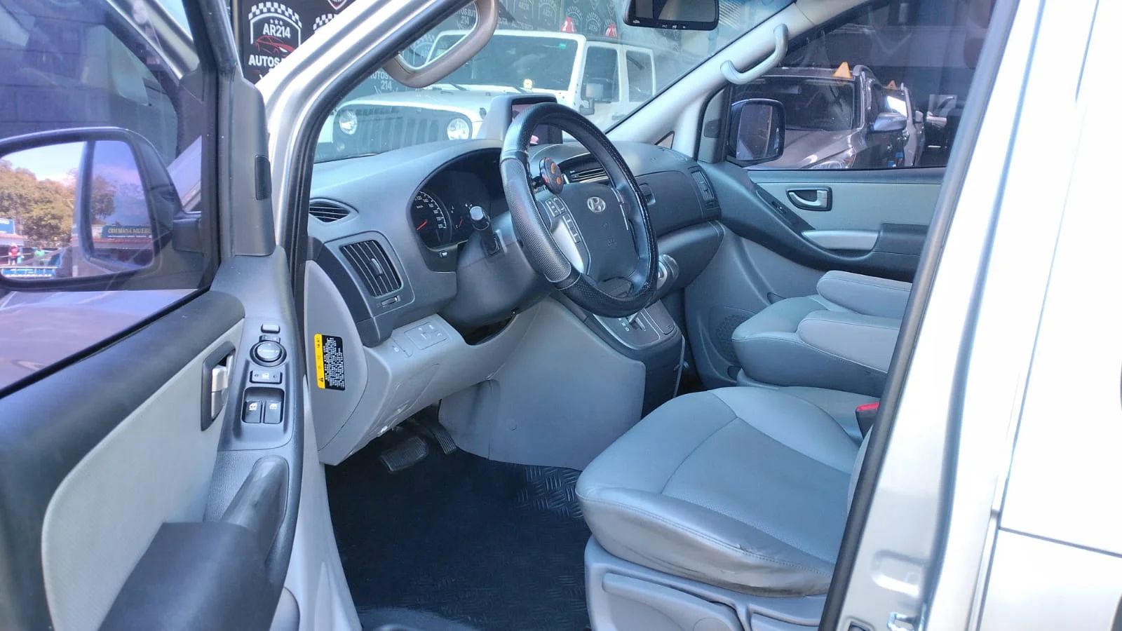 Hyundai Grand Starex - Image 4