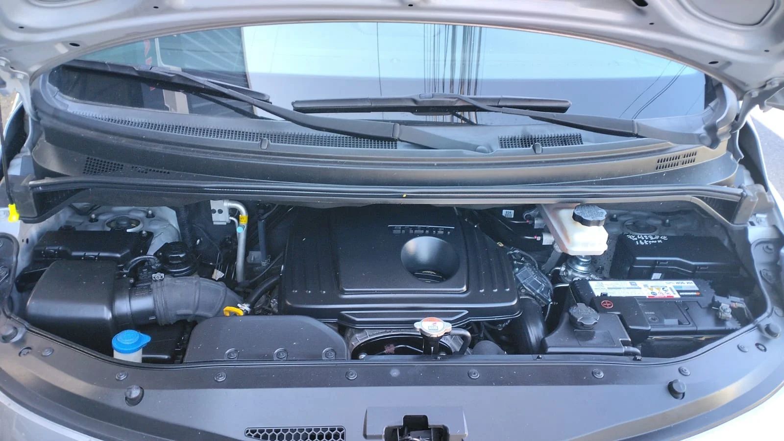 Hyundai Grand Starex - Image 10