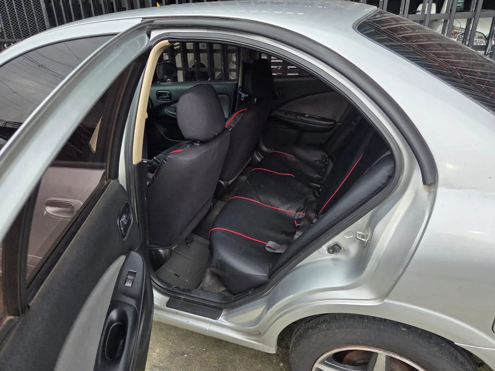 Nissan Almera - Image 7