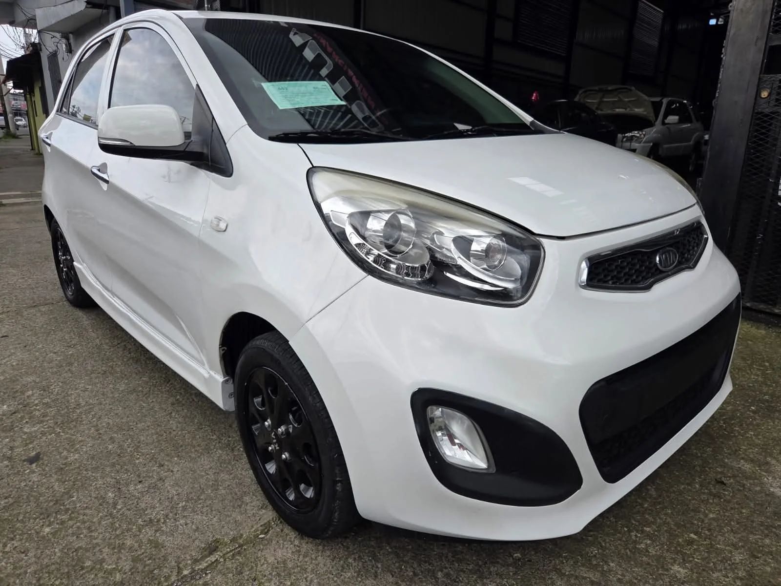 Kia Morning - Image 1