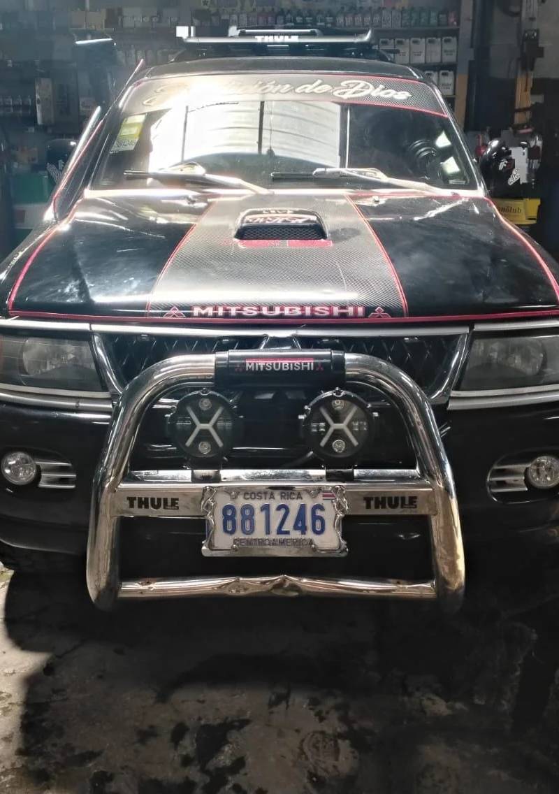 2001 Mitsubishi Montero