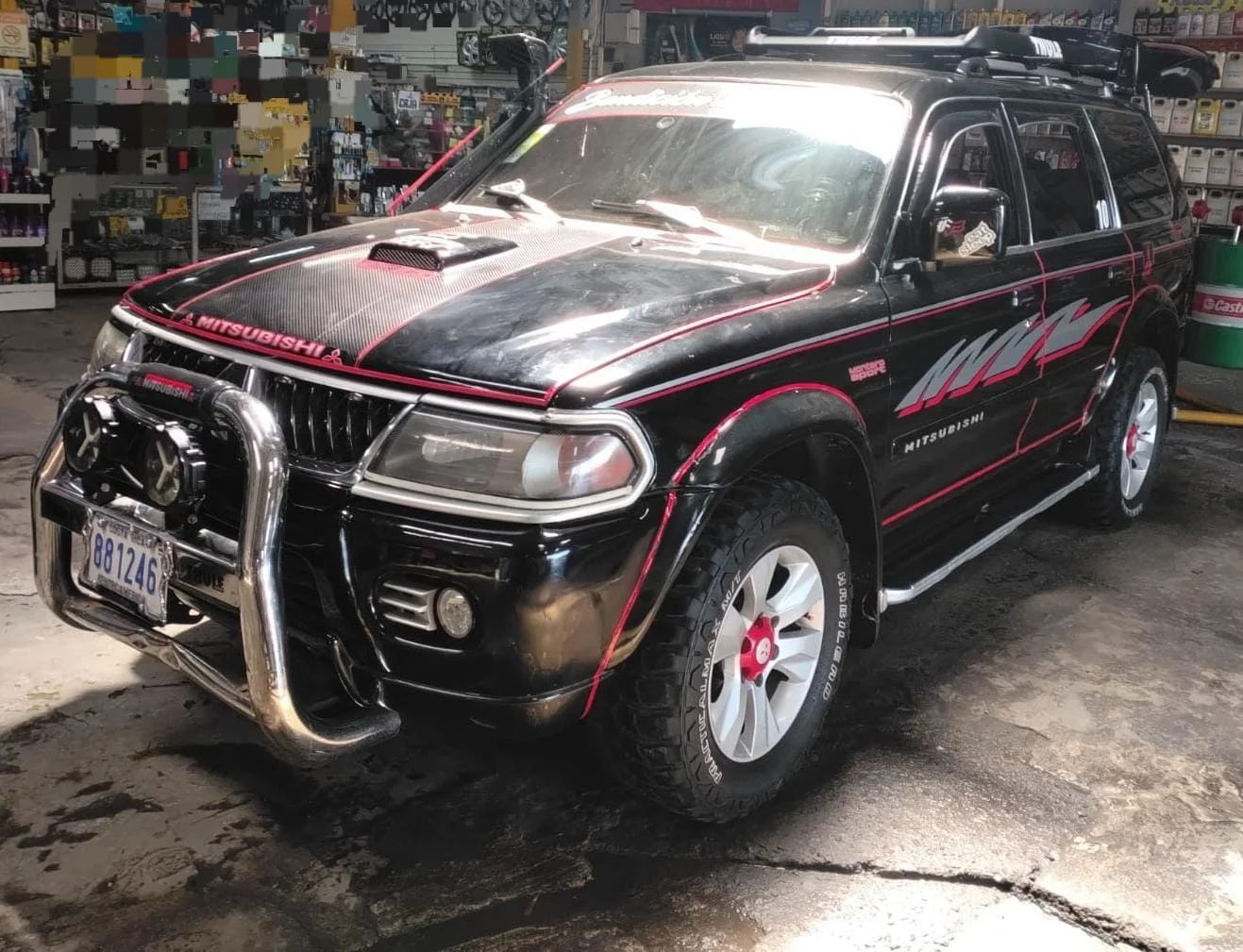 Mitsubishi Montero - Image 2