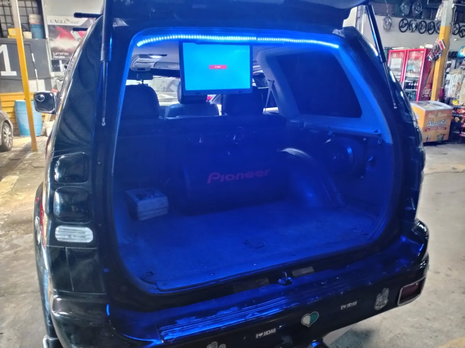 Mitsubishi Montero - Image 9