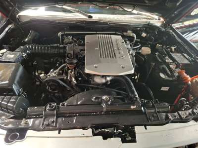 Mitsubishi Montero - Image 10