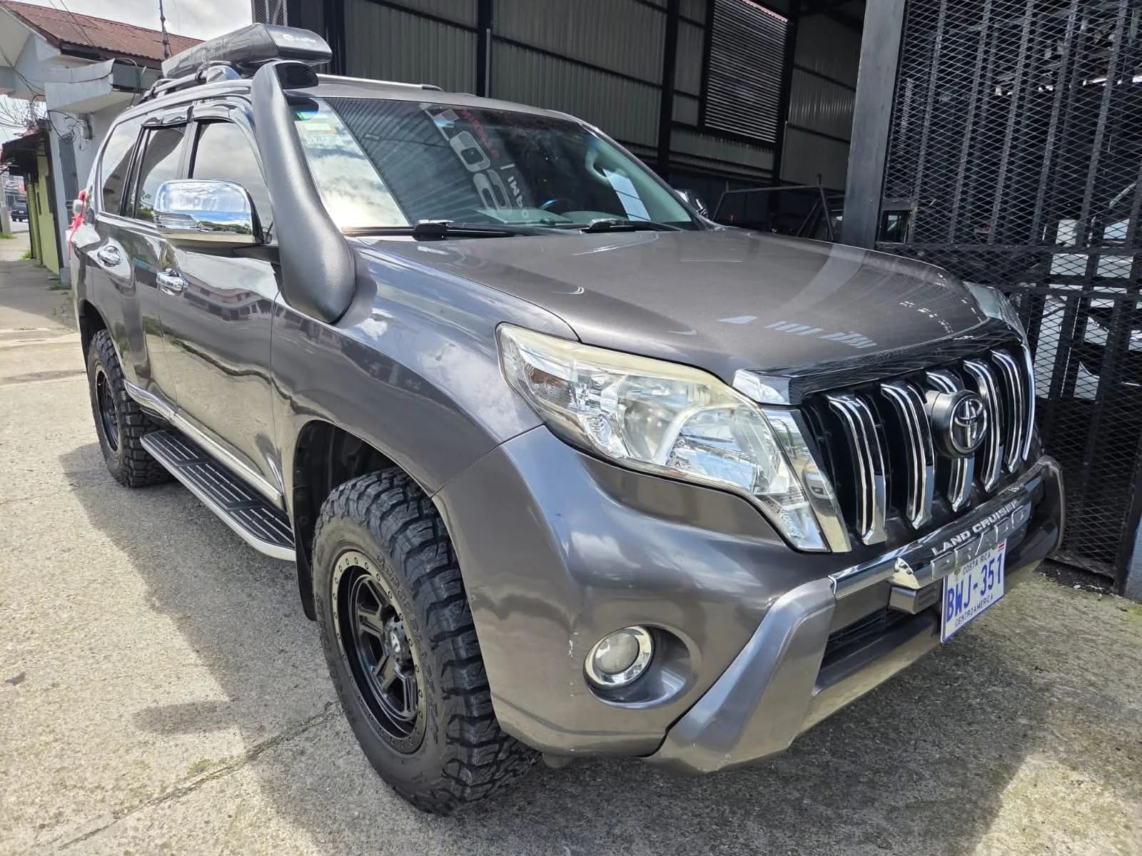 Toyota Land Cruiser Prado - Image 2