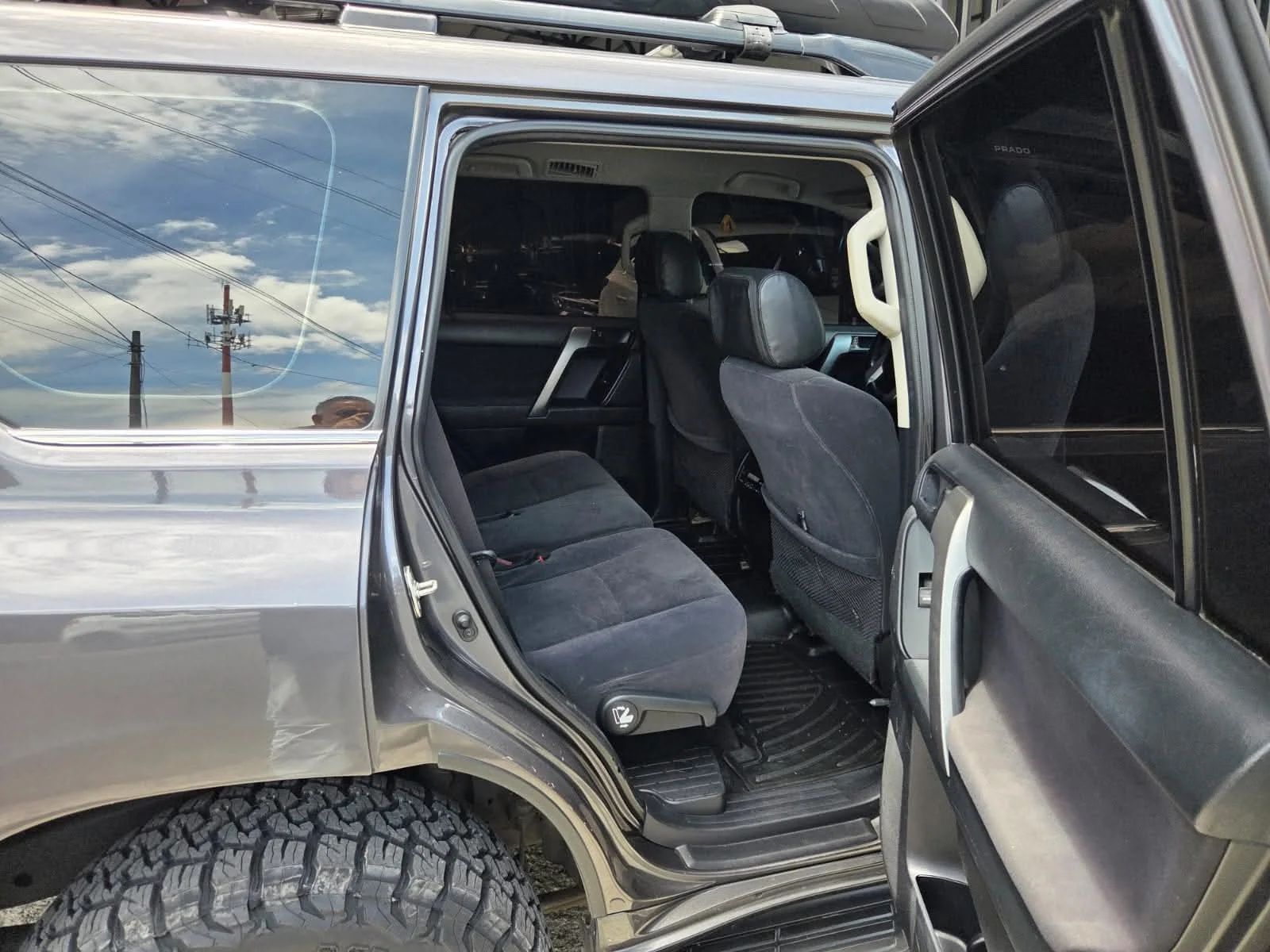 Toyota Land Cruiser Prado - Image 5