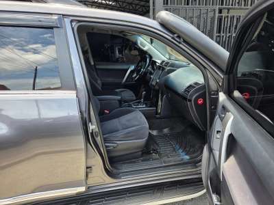 Toyota Land Cruiser Prado - Image 7