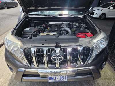 Toyota Land Cruiser Prado - Image 8